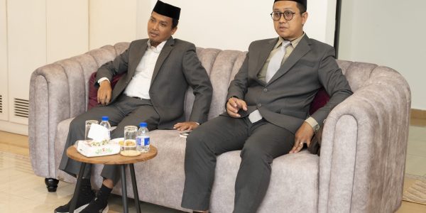 The **CEO of MS Asia** welcomes a delegation from **Albinaa Institute, Indonesia**, to discuss arrangements for the *Qafila* project.